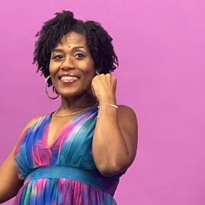 Bree's mommy, life partner to @Rod_James, educator, Marathon Princess, in love w/all things Oprah & avid reader. Love to meet new ppl & spend time w/family