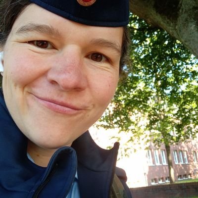 KarenHaak2's profile picture. StOffz in Lauerstellung. Mutter. Promotion zum politischen System der Ukraine. Privater Account.