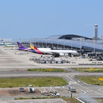 壁|*・ω・*)ノ 関西国際空港の非公式アカウントでかつファン垢。中の人は関空の某社勤務で、気まぐれでリプします😊

関西エアポート並びに関係各所とは一切関係ないよ。主に関空ネタをお送りします(^^)/
（ちょっとした裏ネタも・・・）