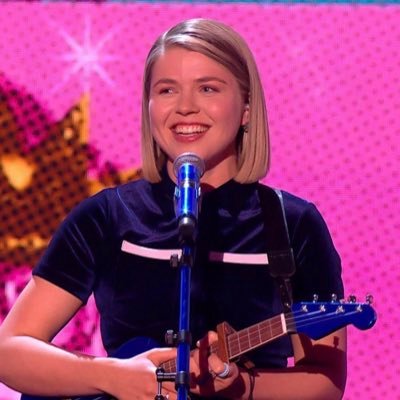 My ukulele and I on a mission to make you smile 🎶 🤘 Teacher by day 👩🏼‍🏫 Make laughter by night 🎤 @bgt 2023 🇬🇧