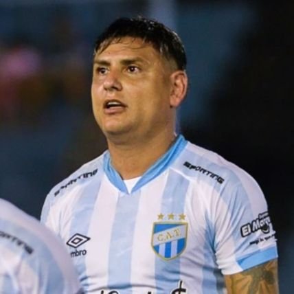 Discípulo eterno de Ricardo Alberto Zielinski, fundamentalista del pelotazo al 9.