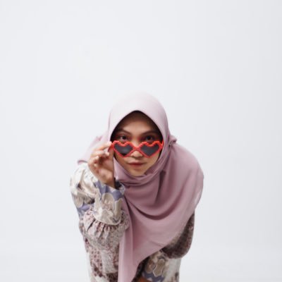 sariagustinrhyu's profile picture. 