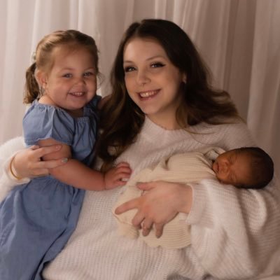 emohd98's profile picture. 👩🏻🧔🏽👧🏼👶🏽