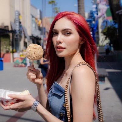 I love Charlotteaustin & Engfawaraha 🌺🐬🏖️🏄🏻‍♀️🐠🌠💬🐈‍⬛🍒