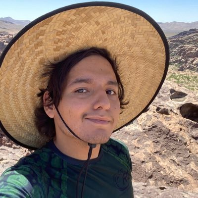 A biologist on a journey to experience the world 🌎 🌳 🏝 🏜    🐊⬅️🤠El cocodrilero de El Paso ¡Solidaridad Por Siempre! ✊🏽