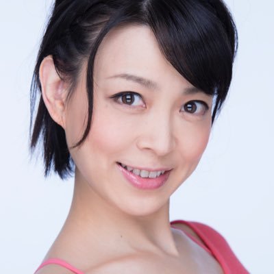hatsunemayo's profile picture. 元宝塚男役/HatsuNe studio学芸大学、池袋 ｼﾞｪﾝﾇｽﾀｲﾙ/ 宝塚受験スクール経営 / https://t.co/ZNHVmeaiFa / 著者:なりきる事で未来が変わる『宝塚式品格レッスン』 /FMﾖｺﾊﾏ〈TANSANHOUR今夜もｼｭﾜｼｭﾜ〉月1ﾚｷﾞｭﾗｰ