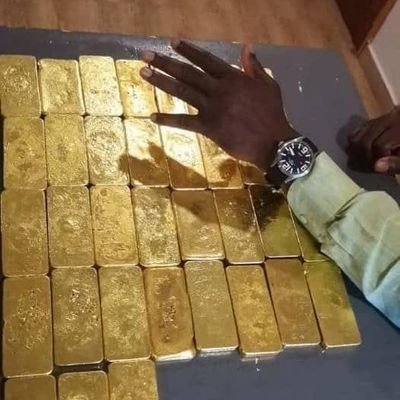We are capable of supplying any quantity of Gold /Live proof of gold available Delivery worldwide serious buyers 
Whatsapp  or call +23233769364