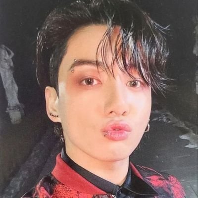 niniialwayswins's profile picture. I throw up purple glitters.