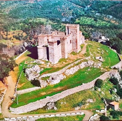 EzequielMozoRo2's profile picture. Constitucion de 1812. Articulo 1 La Nacion Española es la reunion de todos los españoles de ambos hemisferios.