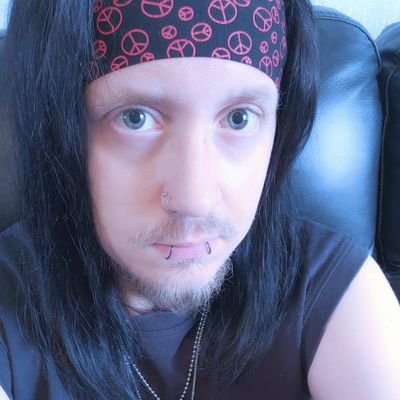 Im matt, in a relationship and love rock/metal. massive Charlton athletic/ formula 1 fan, Xbox and alcohol free
