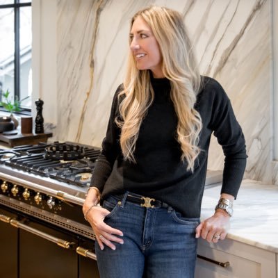 VerandaInterior's profile picture. Mom & award winning interior designer / custom home builder with the hubs, Veranda Estate Homes Inc. Life is amazing and I cherish every second!