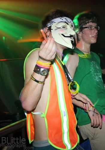 burnzkid's profile picture. 17-year-old nobody from North Carolina. I got nothing else, really. Kinda like to snowboard and scooter.