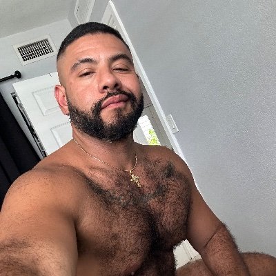Bear next door making porn and new friends along the way 🐻😈 sub and watch all my colabs on my OF page now !!! @fabscout model