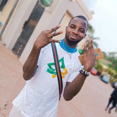 ItzObaty's profile picture. Football and traveling