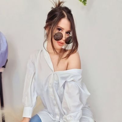 27. Venezolana en Madrid.
Médico Cirujano 🤍 
Network Marketing 🌎
Be happy 🤞
Amante de un buen café, los chocolates, los libros  y la playa💕