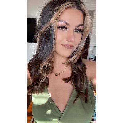 ShannonnonnahS_'s profile picture. an ice devouring sex tornado