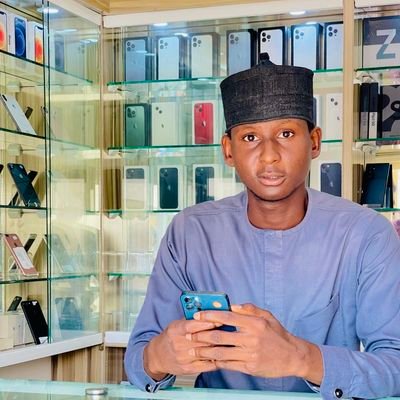 Alarmeeynshuaib's profile picture. Affiliate Marketer | Computer Engineer | Love stories addicted❣️ | footballer⚽ | Phone seller📱| l teach people how to make monie💸 online.