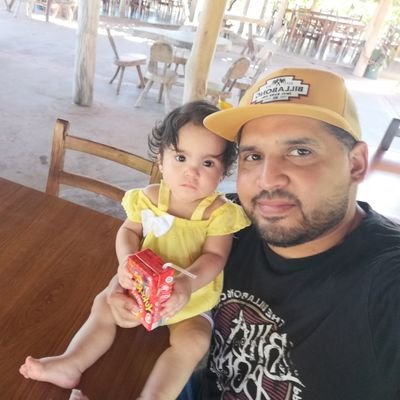 venezolano,me gusta la F1,futbol, las grandes ligas y tengo 2 hijas bellas