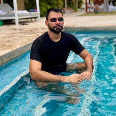 vcastillero30's profile picture. 