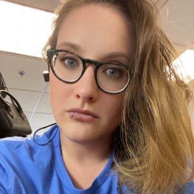 she/her • all views are my own and not those of my employer • DMs are open • BLM • disability & queer rights • ❤️👩🦽🏳️🌈✊🏻🦓🧬💊📚