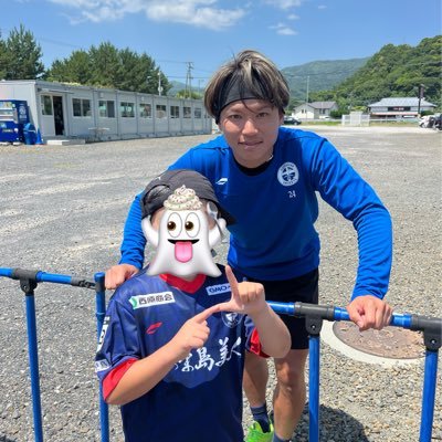 鹿児島ユナイテッドファン 選手はもちろん、サポーターの方の応援にどハマりです❤️憧れ→ユナサポおじさんず😊 高田純二とミヤジンガーZさん💪あと、最近ギラヴァンツ北九州とFC岐阜も気になる存在🤗 鹿児島ユナイテッドFC #24藤本憲明