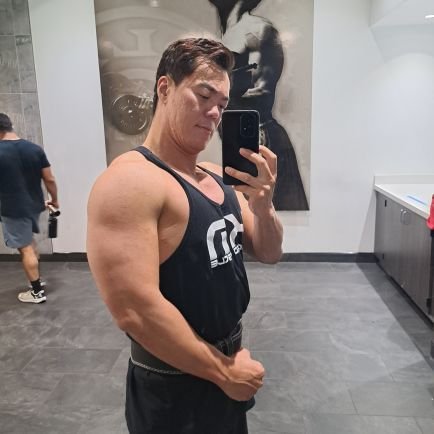 5 11, 185lbs Taiwanese American living in SCal, Anaheim based. Into bodybuilding and healthy Lifestyle. Love to have fun.