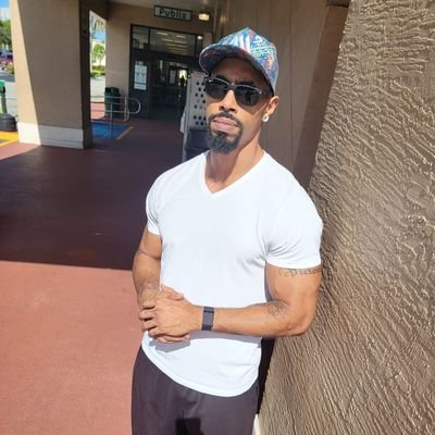 Floridian  Anime Lover ✌🏽 and Content Creator 🎮!
Kick, Twitch, and Youtube streamer.
Follow for some laughs and a good time!