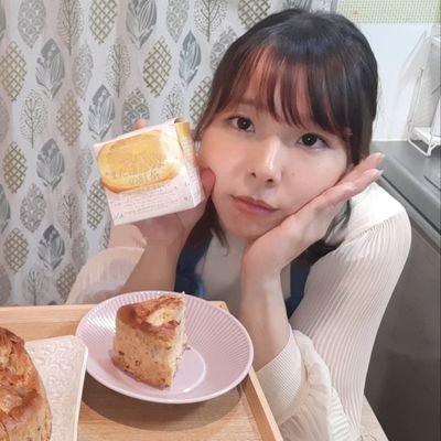 料理代行栄養士×トレーナーYURiEがYouTubeで健康の三本柱である栄養・運動・休養についてゆる～く発信しています:)料理や運動のハードルが下がると嬉しいです。語彙少な目でめんどくさがりですが、病院栄養士、スポーツトレーナー、料理代行、教員（小学校、専門学校）しておりました。少しでも興味があればまた覗いてください。