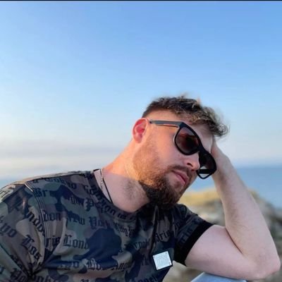 z_sucram's profile picture. 