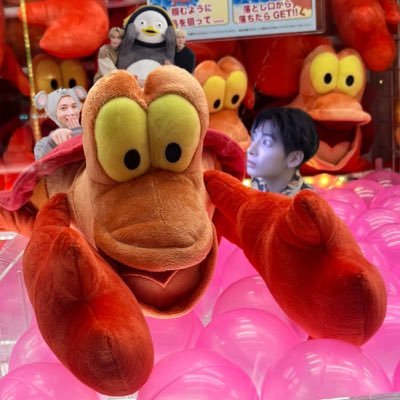 セバスチャンは本当に忠実で曲も上手に書くから好きらしいテヒョンくん。セバスチャンはザリガニじゃない！