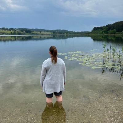 *Am Rande des Wahnsinns einfach mal hinsetzen und mit baumelnden Beinen die Aussicht genießen*
Patchworkmama, Psychologin, systemische Therapeutin