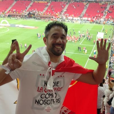 Sevillista Campeón! Vane, India y Vida 😍 Nunca te rindas!