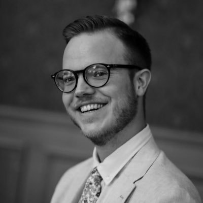 philla's profile picture. Sport, samfunn og teknologi. Advokat.