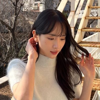 ・🔞; fictional parody; portrayed by Seola// part time pharmacist, full time tukang nduselin Mas Candra.