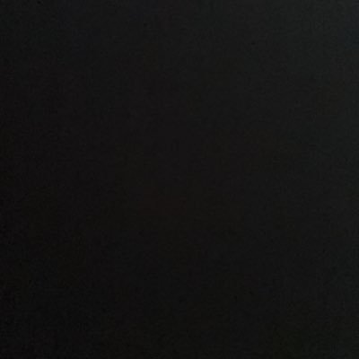 Agerar på grejer, skapar saker, gnäller inte