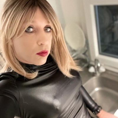 NIKKI OFFICIEL™️ French Pornstar you can download all my videos and repost them! #sexy #porn #blonde #bbk #pornstar #fetish #shemale #trans #sissy