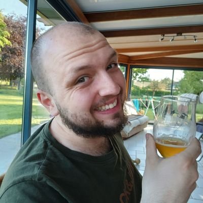 BLecras's profile picture. Tout ce qui est bon dans la vie mérite qu'on en abuse, la modération c'est pour les lâches #TeamLens