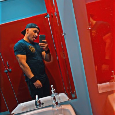 ozymandias2236's profile picture. 32 sub male 🙃 owned by  no one