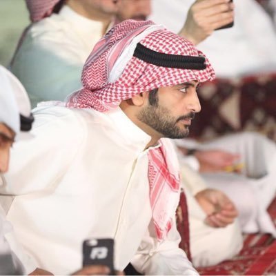 لا احد يفهم ما بك إلا إثنان أحدهم مر في حالتك ، والأخر يحبك جداً