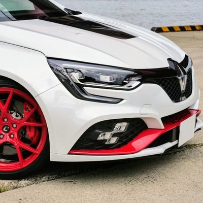 フランス🇫🇷車 Renault Megane R.S. Trophy-R乗り🚘
もうTwitter辞めようかな、あぁ今は𝕏か…
📷
#LUMIX
#G9PROII
#MicroFourThirds
#AQUOSR9pro