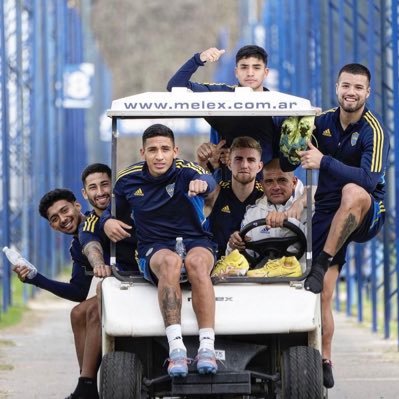 Messi, Palermo, Carlitos, MacAllister, Varela 💙💛💙