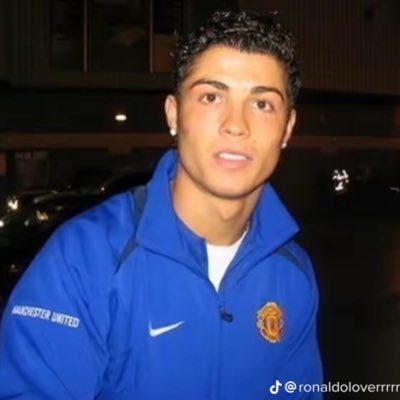 AllaixVale22212's profile picture. y’en a ils sont pas capables de payer leur assurances mais ils arrivent quand même à s’habiller en Gucci…