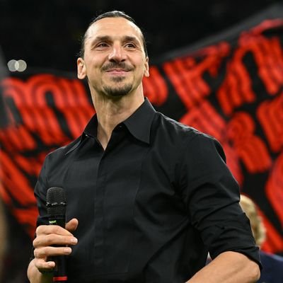 ايوه كاره لون بيس و مشخصن معه حرك بس /

فورزا ميلان 🔴⚫