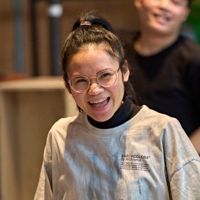 Director/Actor/Facilitator 🇭🇰🇬🇧 she/her | Prev: Assoc. Dir. #MissSaigon @crucibletheatre, AD #TheGoodPersonOfSzechwan @LyricHammer, Ophelia #Hamlet @swkplay