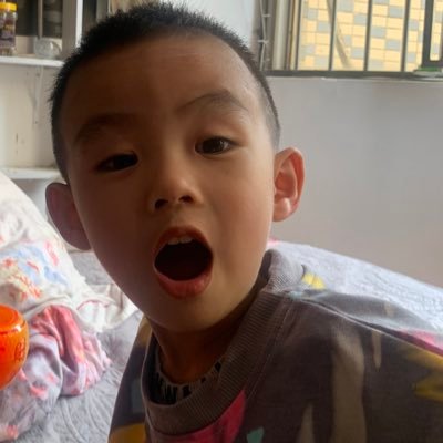 huang871790454's profile picture. 