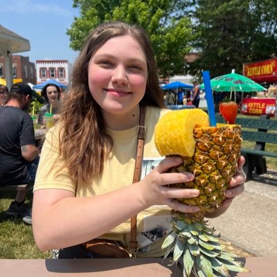 MariahMalherek's profile picture. don’t leave me hangin like the Mona Lisa