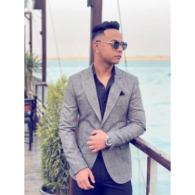 ابويا وامي الله يرحمكم💔😓..
..
يارب صحبه ان مت لان اموت بداخلهم،.
كون فا تكون...
غرراب ابيض 🕊🕊