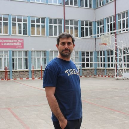 mhsar's profile picture. “Kutsal kitaplarda çokça adı geçen şeytan, gerçek dünyada size ahlak dersi veren bir cahilden başka bir şey değildir.”     

| Friedrich  Nietzsche |