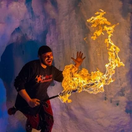 Professional Fire performer, circus artist and part time video game streaming! Member of The Kindness Collective stream team.

https://t.co/3uNYXu8JyM