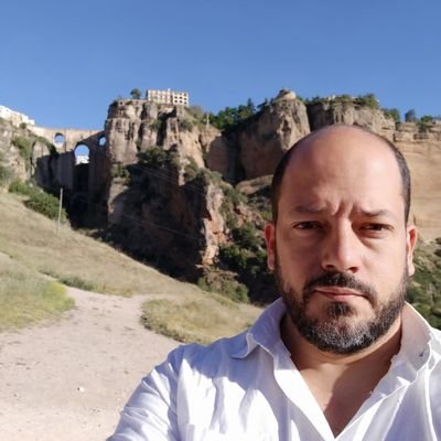 mabeto44's profile picture. Ing. civil UCLA. Gocho de nacimiento y guaro naturalizado... ahora Marbellí también. Se habla de deporte, política y joda. #HalaMadrid #SoloQuedaVox